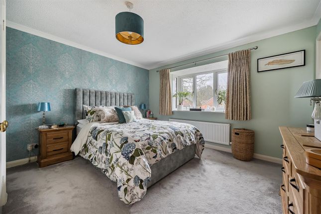 45, Chaucer Road, Crowthorne photo 3