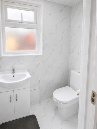 Studio 7, St Aubyns Avenue, Hounslow photo 5