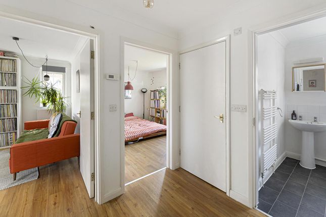 Flat 1, 7, Bastien Lane, Kings Hill photo 2