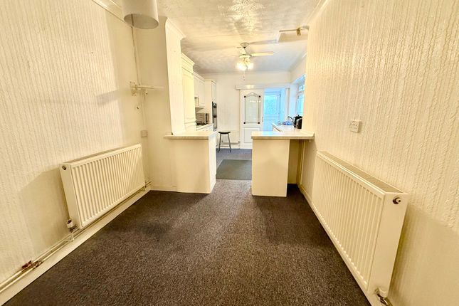 Pembrey House, Varteg Road, Pontypool photo 5