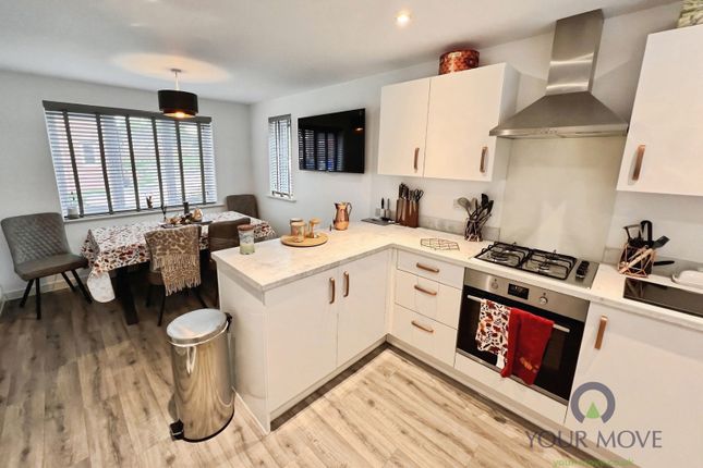 4, Beacon Close, Burton-on-Trent photo 4