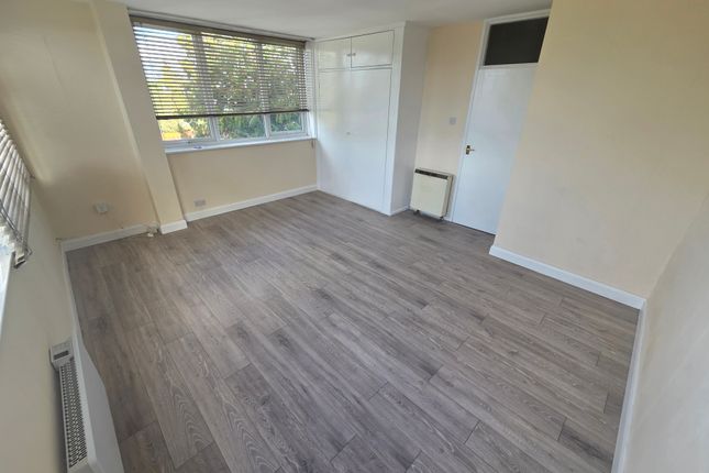 7A, Luton photo 3