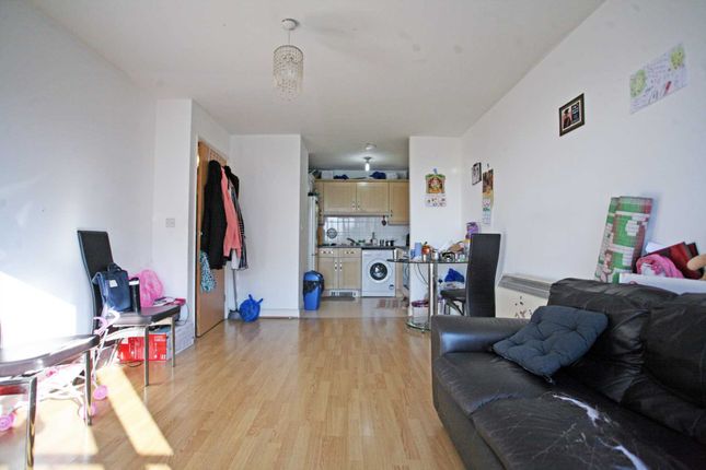 Flat for sale in City Gate House, Eastern Avenue, Ilford