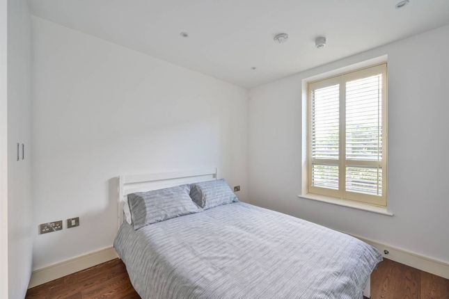 Flat to rent in Shirley Street, Canning Town, London