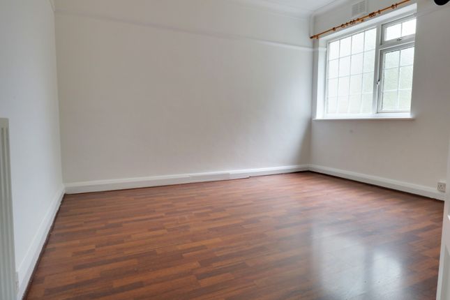 7, Ethelbert Close, Bromley photo 5