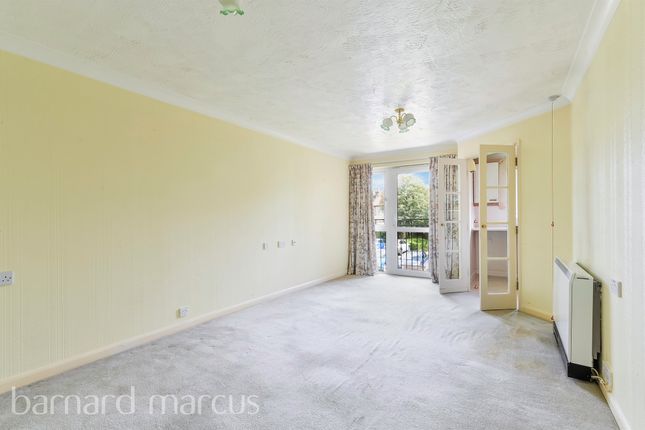 Flat for sale in Cranley Gardens, Wallington