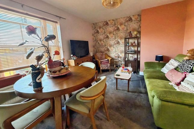 Flat 9, Sapindale, 407, Main Road, HARWICH photo 2