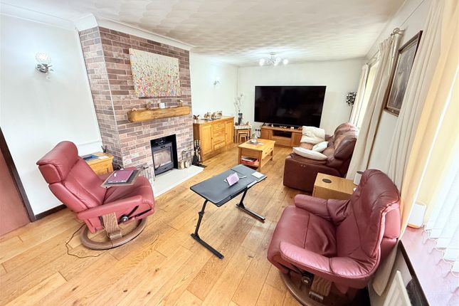 Lounge / Dining Room