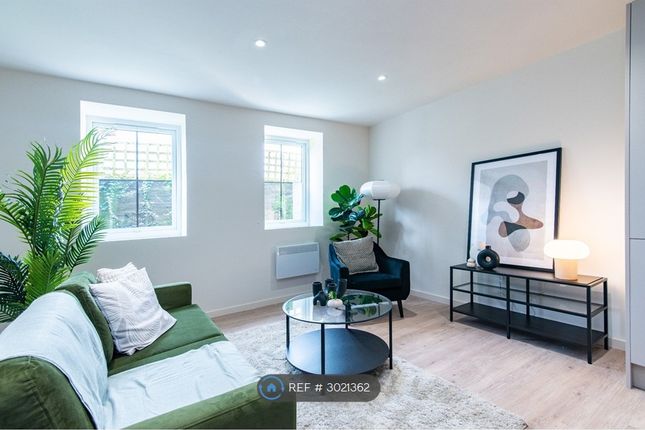 Flat, Victoria St, Newark photo 5
