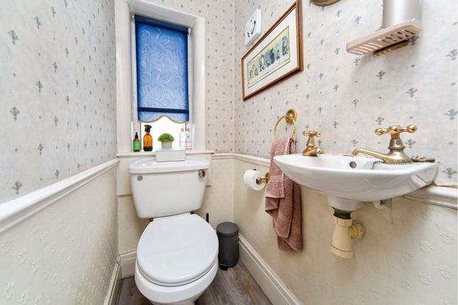 16, Dunbar Crescent, Southport photo 3