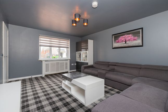 5 Kebbuckston Place, Paisley photo 2