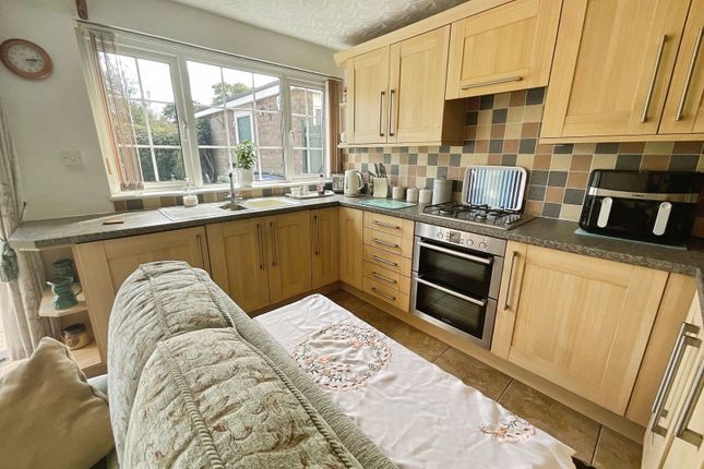 14, Kestrel Road, Dudley photo 4