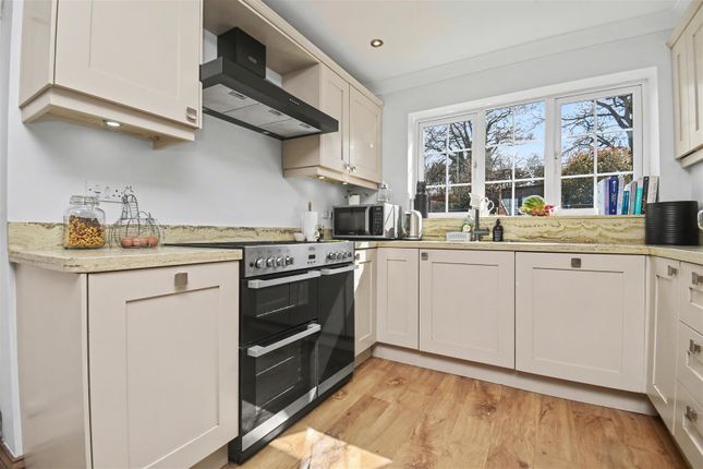 18, Harden Close, Corby photo 3