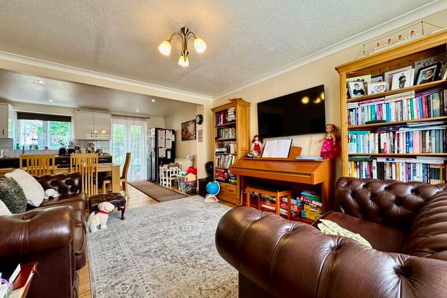 56, Milton Way, Dunstable photo 4