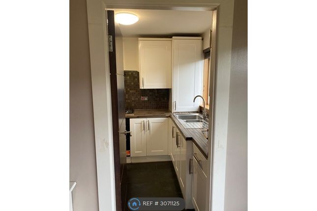 Flat, Balmartin Road, Glasgow photo 5