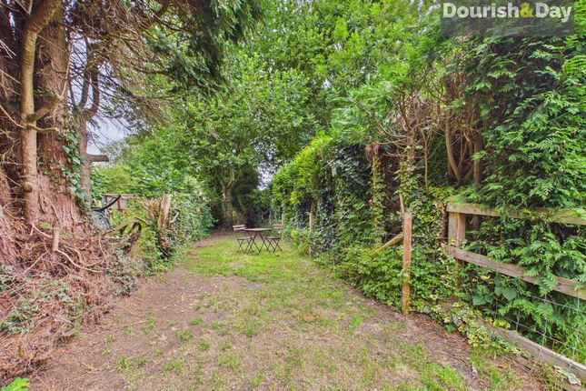 4 Coley Lane, Stafford photo 4