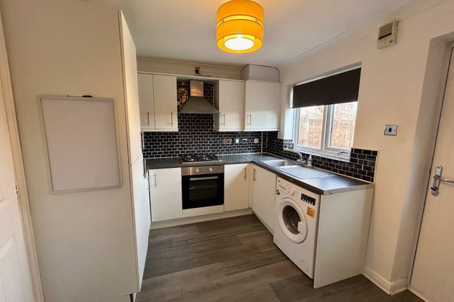 19, Wildene Drive, Mexborough photo 3