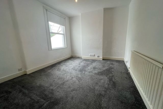 Terraced house to rent in Frampton Road, Potters Bar