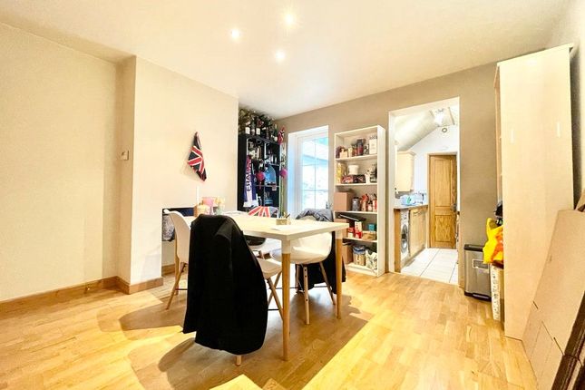 16, Chesterman Street, Reading photo 3