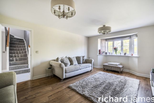 7, Brantwood Close, Swindon photo 3