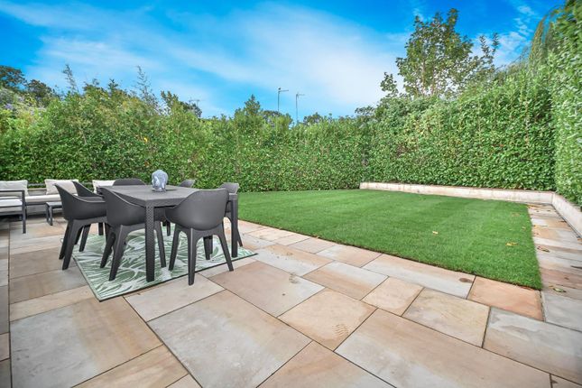 1 Woodstock Drive Garden (1).Jpg