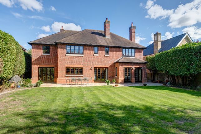 Mentmore Lodge,, Ledborough Gate, Buckinghamshire photo 3