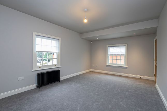 Flat to rent in Church Hill, Epping