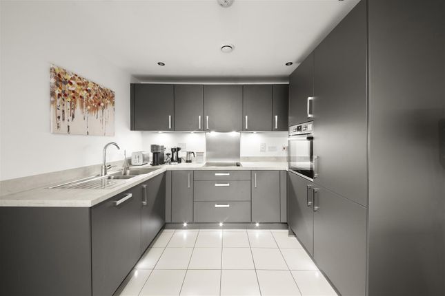 Flat 55, Walsham Court, Perkins Gardens, Uxbridge photo 3