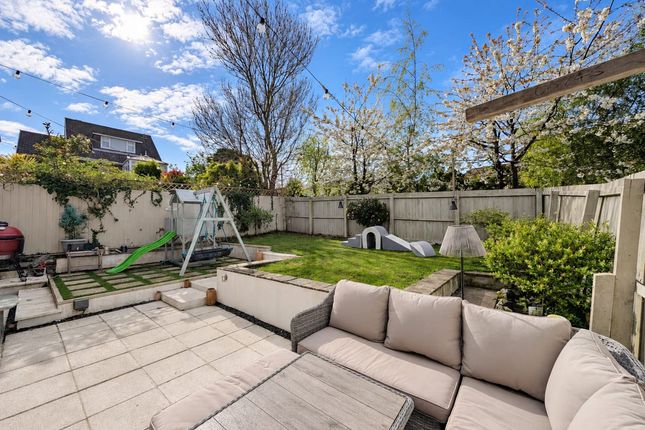 3, Oakhills, Shanklin photo 2