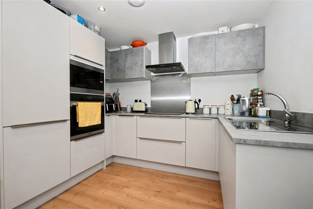 41, Meadow Drive, Leeds photo 3