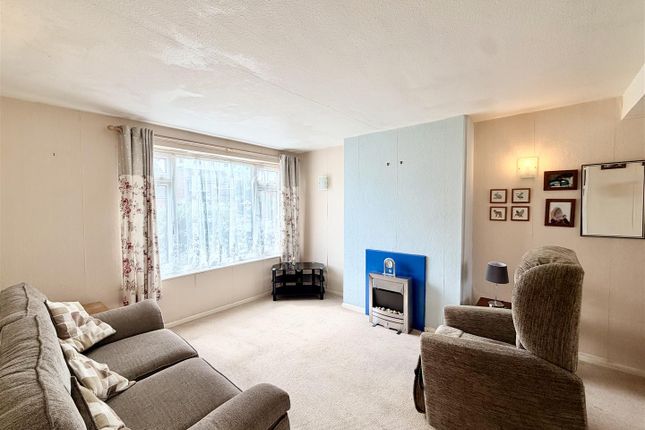 5, Raymond Avenue, Loughborough photo 3