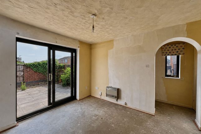 86 Little Normans, Gloucester photo 3