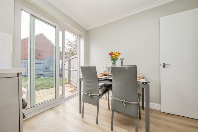 32, Blake Avenue, Ipswich photo 4