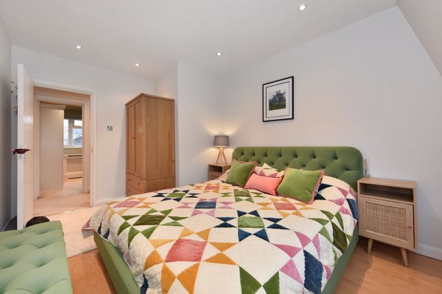 2-bed flat on 12, Cleveland Street, London, £550,000