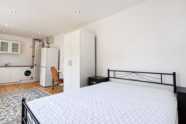 20 Howard Close, Acton, W3 0JY, Howard Close Acton, W3 0JY, London photo 4