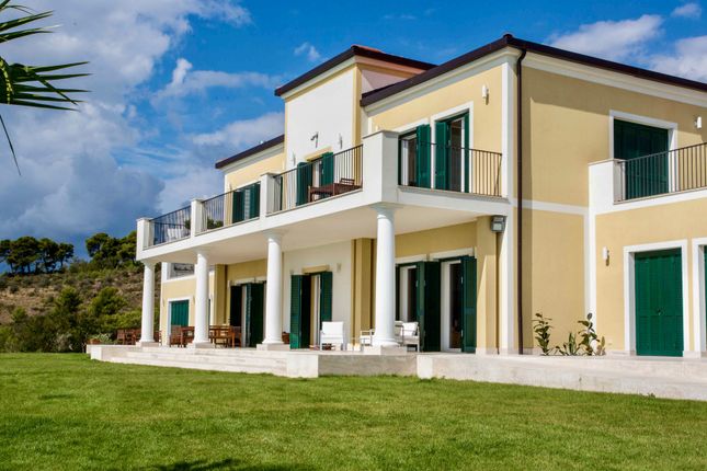 Villa for sale in Via Cascione, 80/80, 18017 Cipressa Im, Italy