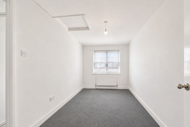 21, Abbey Barn Road, High Wycombe photo 5