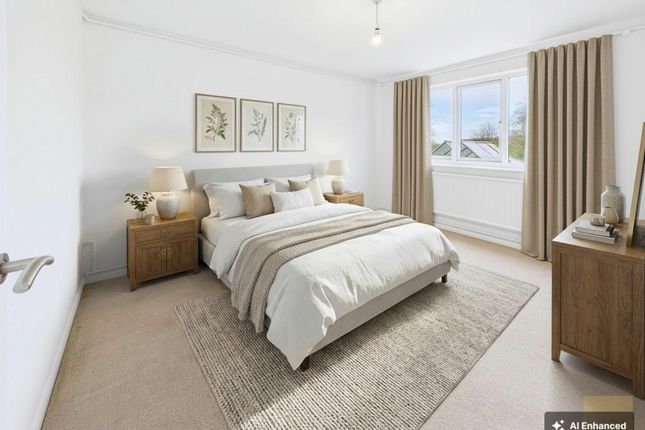 2 Newtown, Stamford photo 4