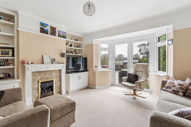 73 Bournehall Avenue, Bushey photo 2