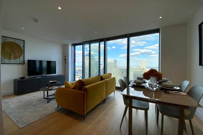 Flat for sale in Landmark Pinnacle, Canary Wharf, London