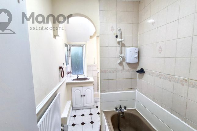 45 Beverley Road, Dagenham photo 3