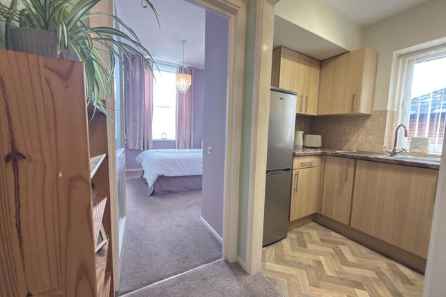 Flat 17, Hucclecote Lodge, Gloucester photo 4