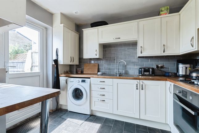 77, Viscount Walk, BOURNEMOUTH photo 4