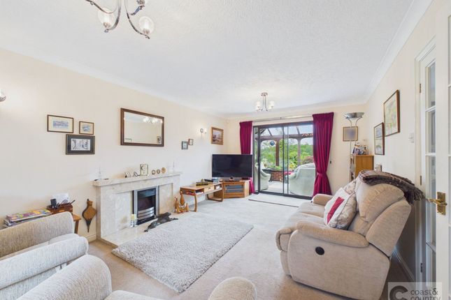 2 Moore Close, Newton Abbot photo 3
