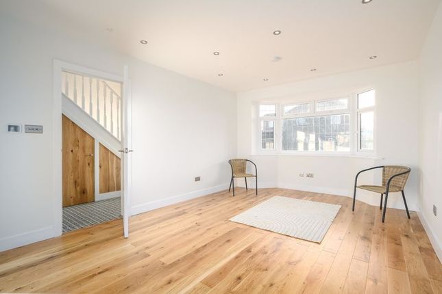 38, Wolsey Drive, Walton-On-Thames photo 3