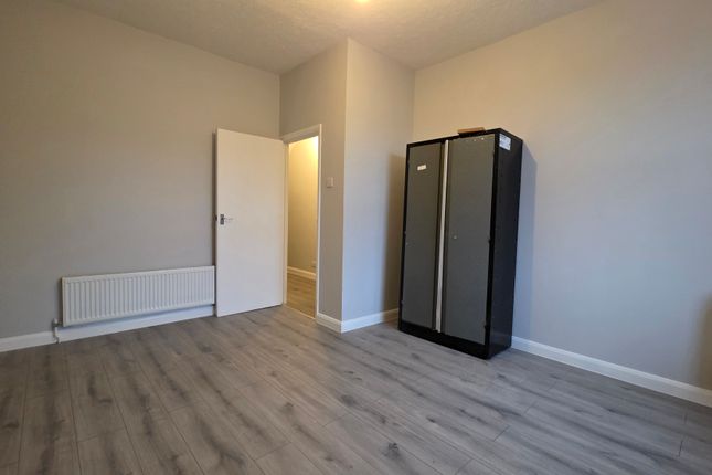 115B, Gravesend photo 3