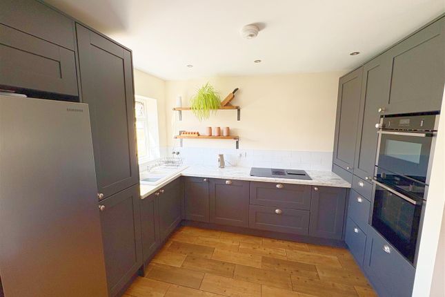 2, Appledore Close,, Bristol photo 2