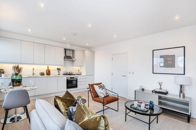 Flat for sale in Kilburn Lane, London