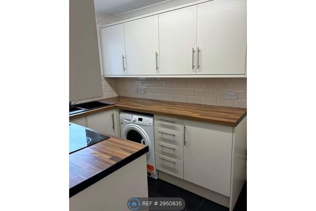 Flat, Pavia Court Graigwen Road, Pontypridd photo 5