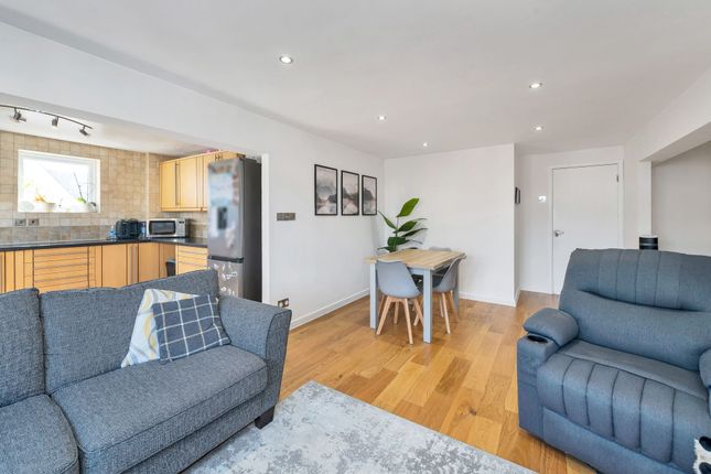 Flat 11, Rivermill Court Kneesworth Street, Royston photo 2